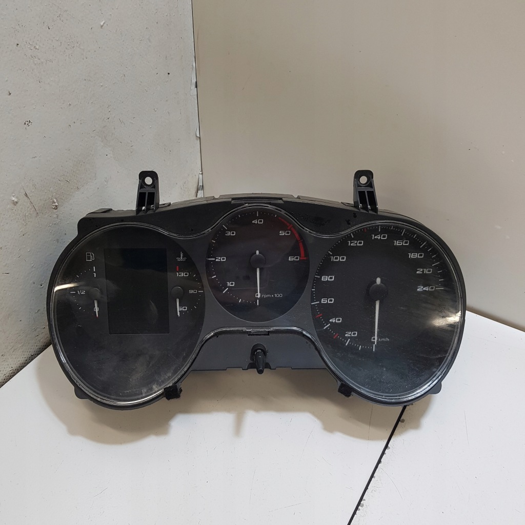 Купить Приборы панель seat leon 2 2.0 tdi 1p0920853c