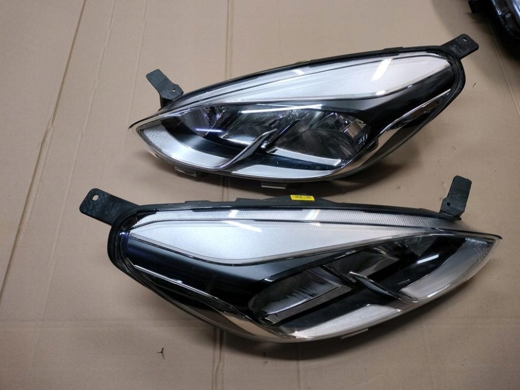 фото №1, Лампа передняя левая eu ford fiesta mk8 oryg cała