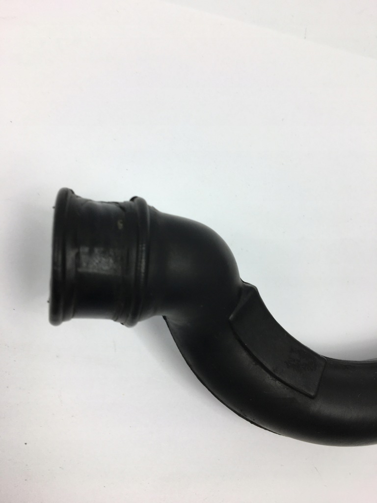 Пабтрубок  шланг вентиляция картера коробки коленчатого вала mercedes w126 w123 r107 1100945282 Киев