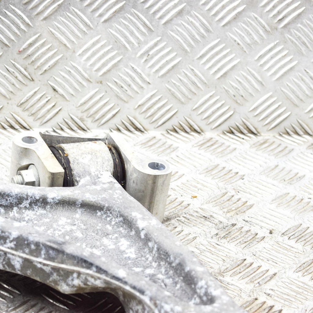 фото №7, Volvo xc60 2019 левая сторона нижний рычаг передний