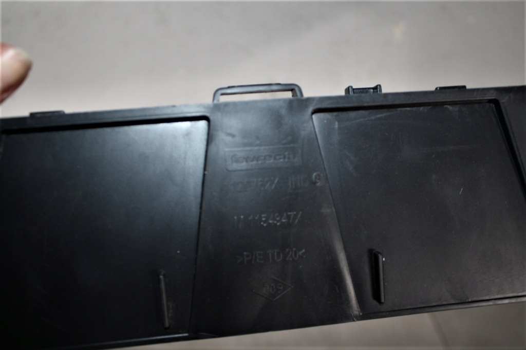 фото №5, Renault zoe 12- направляющая средний задняя задний