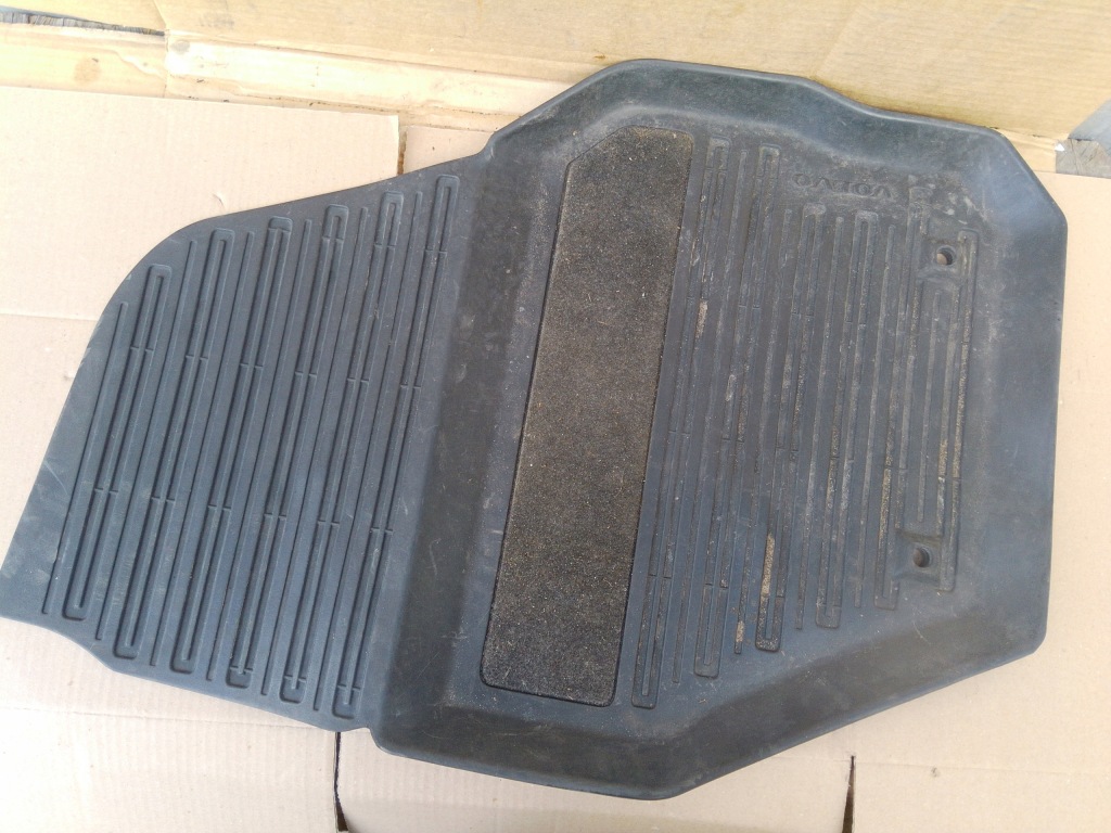 Volvo xc60 килимки гумові 31377825 31377826 31377827 31377828 13rok e Доставка