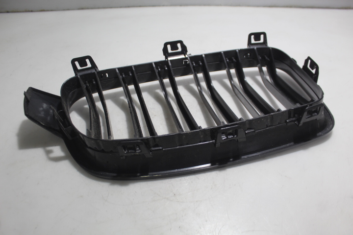 фото №3, Решітка радіатора решітка радіатора ліва bmw 3 318d f30