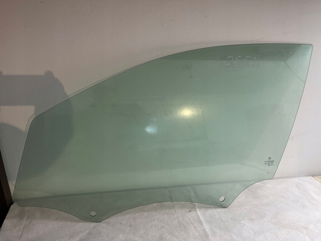 фото №1, Скло правий перед mazda 3 2009