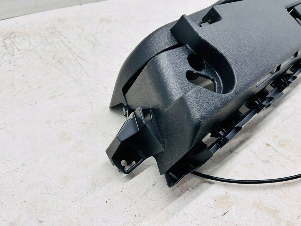 фото №8, Corolla e21 kombi обшивка багажника góra права правий з led