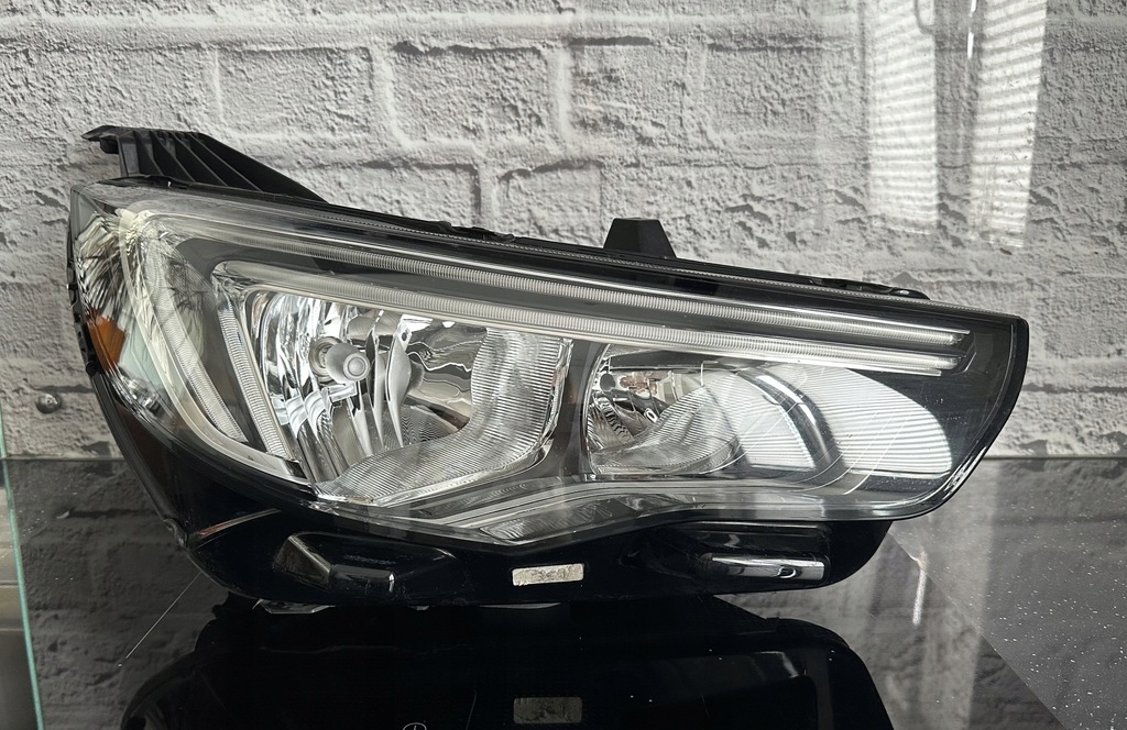 фото №1, Opel grandland x фара правый led yp00015580