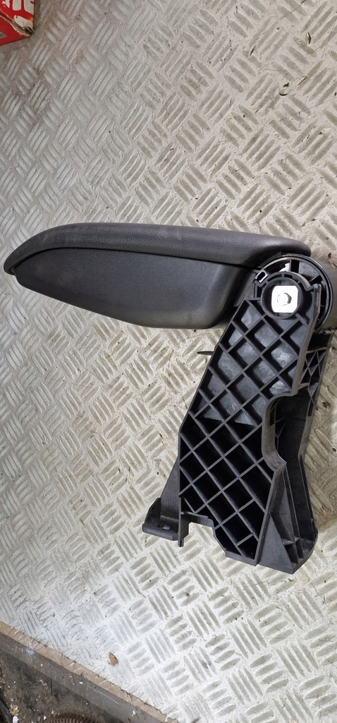 фото №1, Подлокотник перед citroen ds3