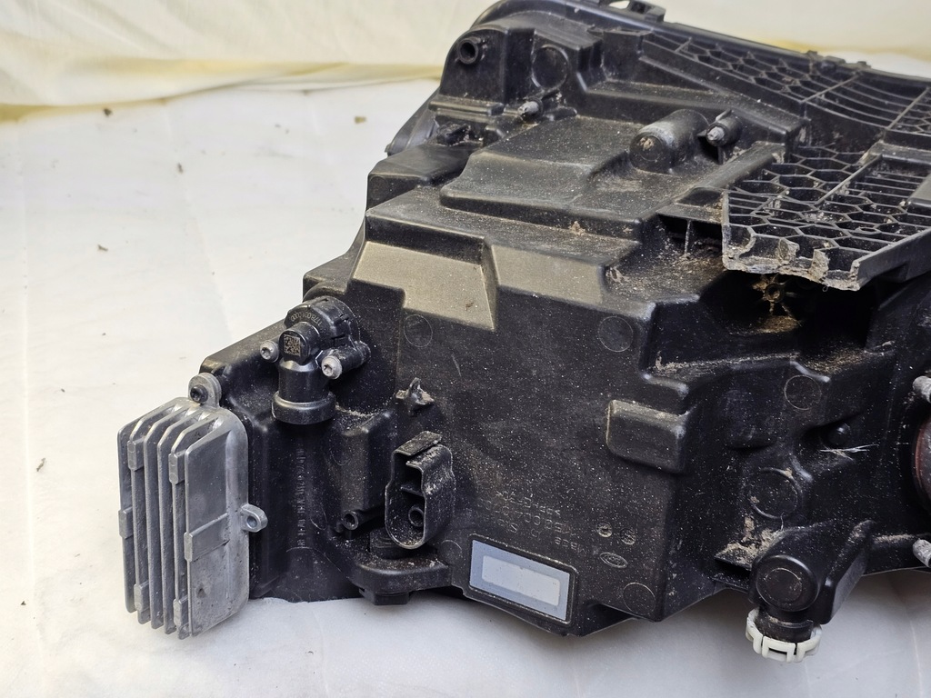 фото №12, Лампа фара правая правый перед ксенон skoda superb 3 iii full led r217