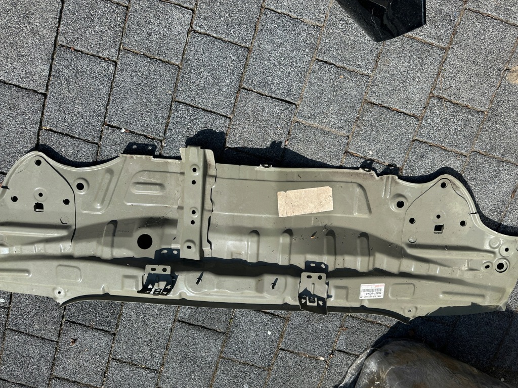 Купити Toyota yaris 3 3 p13 2011-2020 задній ремінь стіна 58307-0d140 583070d140