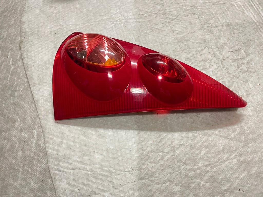 фото №13, Nowa оригинальная лампа задняя peugeot 107 правая задняя