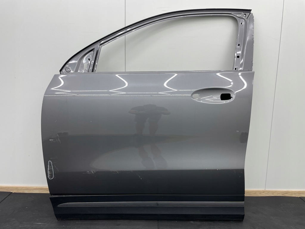 фото №1, Mercedes gla 247 w247 дверь левая передние перед