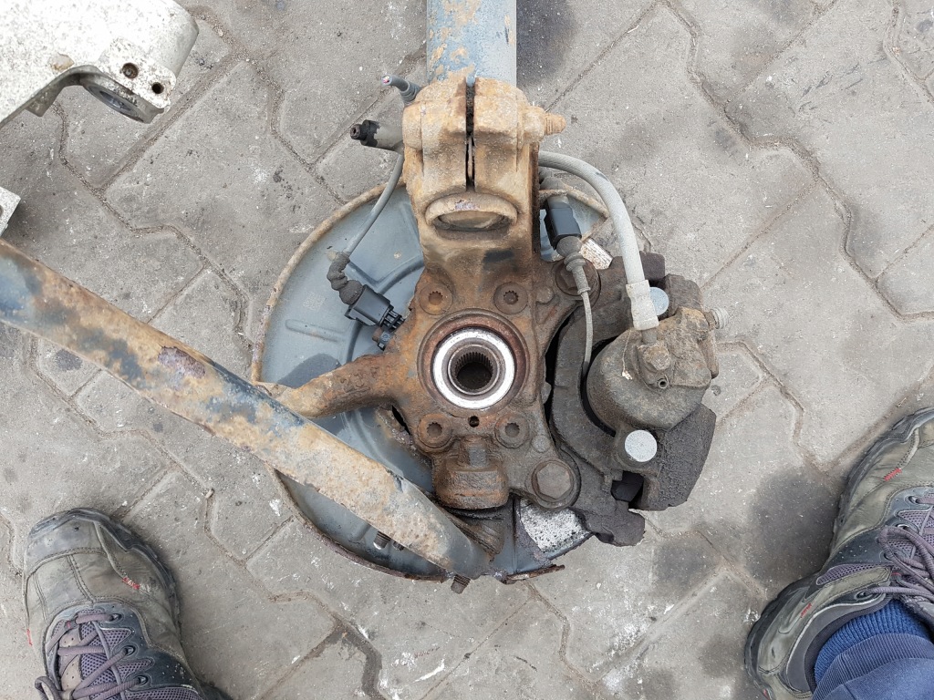 Audi a3 8p рестайлинг  08-12r 2.0 tdi амортизатор поворотный кулак левая перед в Украине