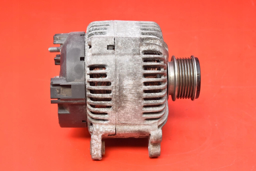 Генератор 021903026l vw passat b6 2.0 tdi 140 km 05-10 Оригинал