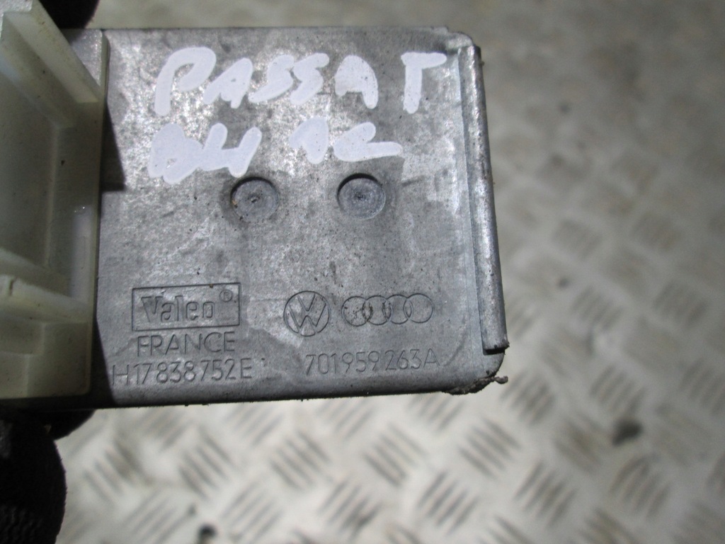 фото №4, Резистор резистор вентилятор passat b4 93-701959263a