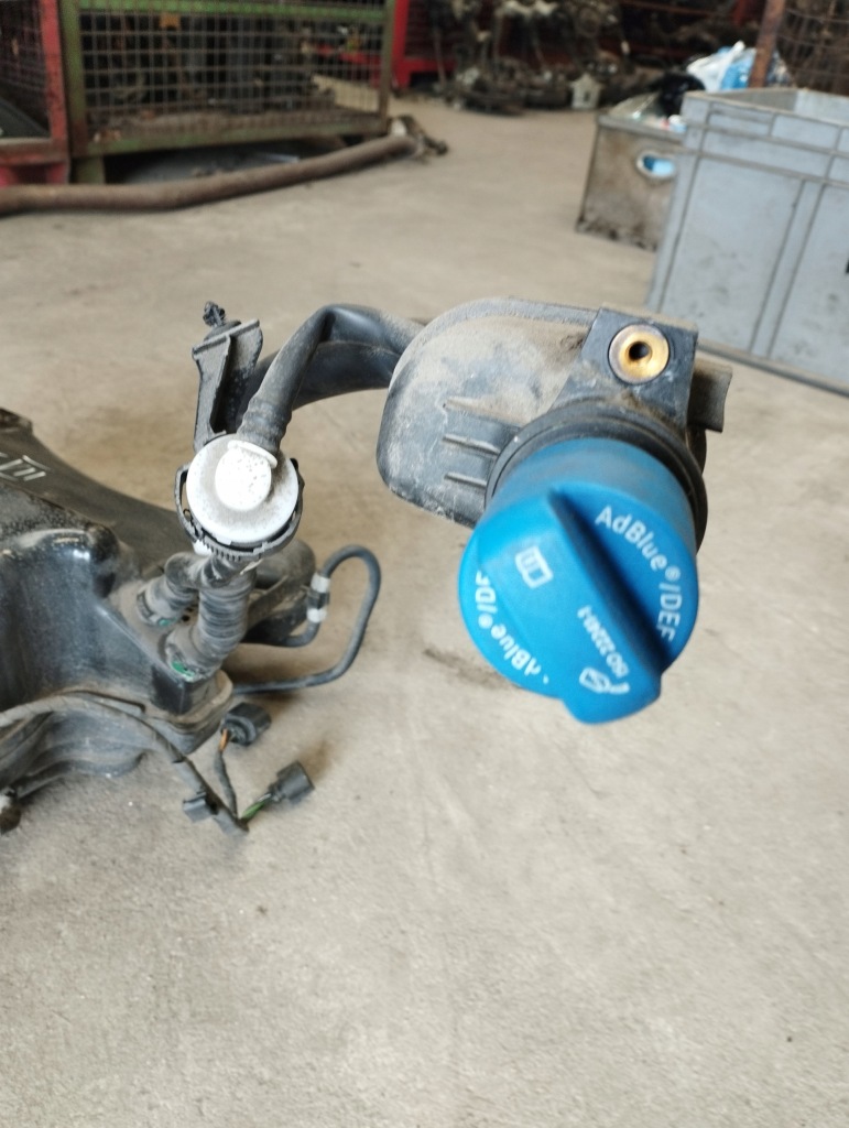 Volkswagen golf vii 7 універсал бак adblue 5q0131877f Оригінал