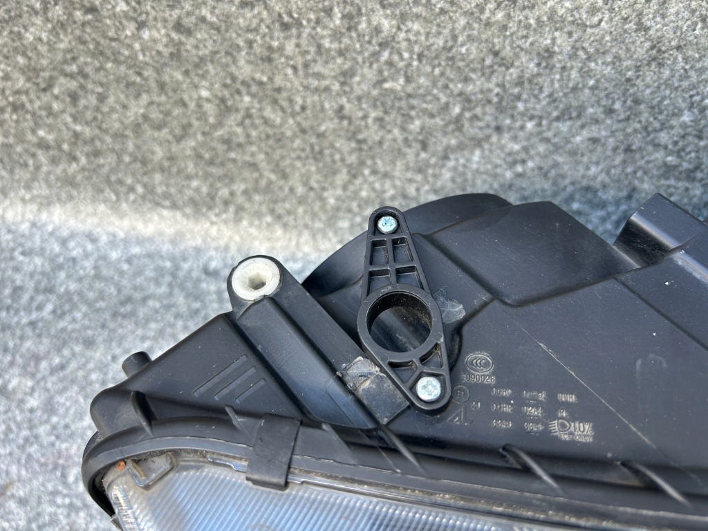 фото №6, Лампа правая передняя skoda octavia iii h7 обычная 5e1941018