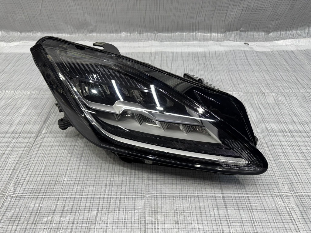 фото №1, Лампа передня права jaguar e-pace