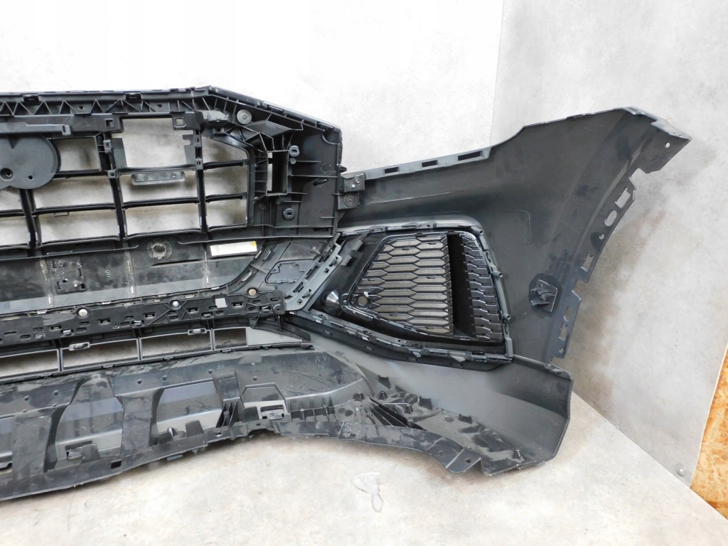 Audi q8 4m8 s line бампер перед передний новый решётки накладки решётка радиатора в Украине