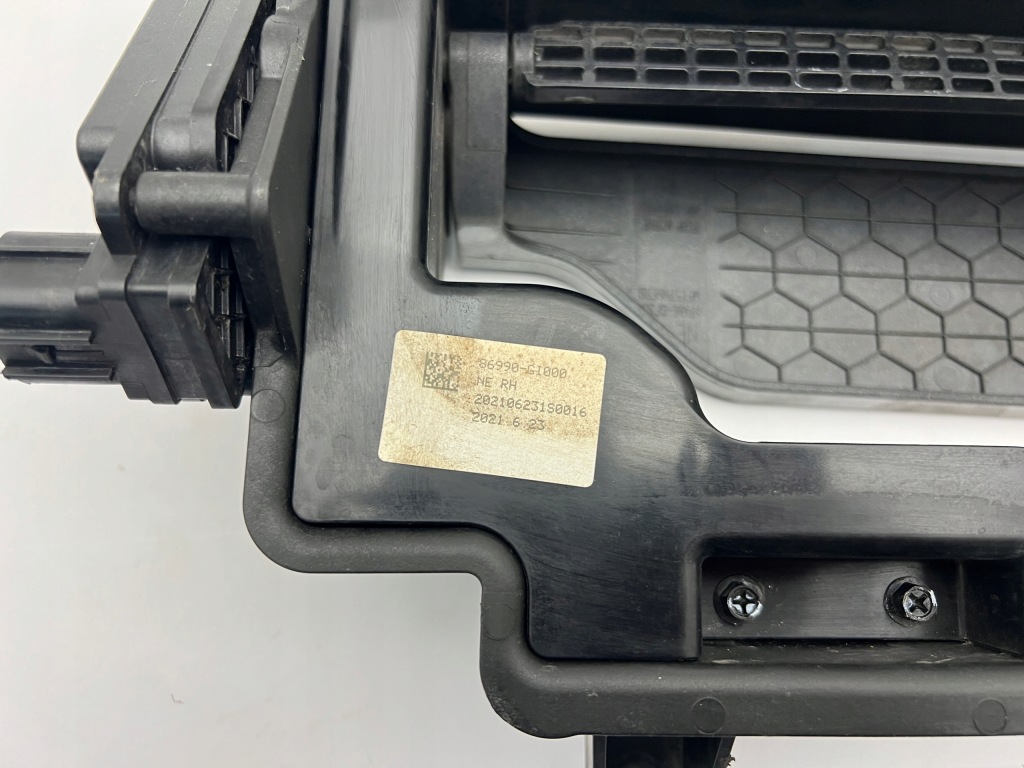 фото №6, Hyundai ioniq 5 v жалюзи шторка впуск воздуха правая перед оригинал 21-