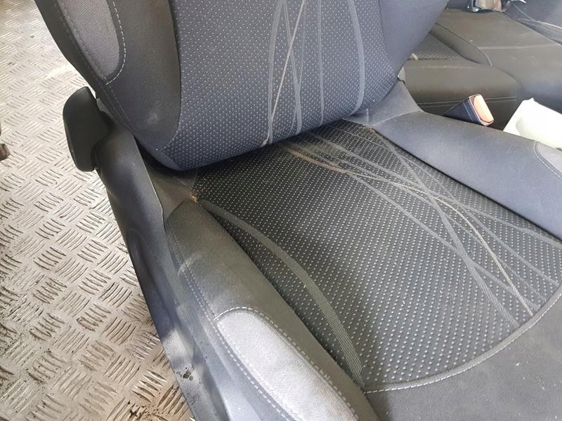 фото №12, Сиденье сиденья заднее сиденье задняя ремни peugeot 208 i 3d