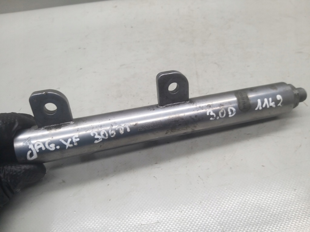 Молдинг впрыскная топлива jaguar land 3.0 d 306dt xf x250 xj 9x2q-9d280-fa Оригинал