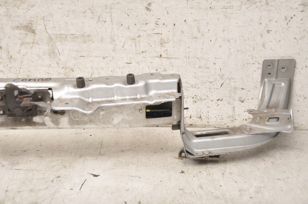 фото №8, Opel combo d pas передний усилитель