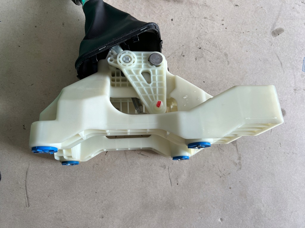 фото №9, Hyundai i30 iii 17- домкрат передач ручка чехол 6 передач