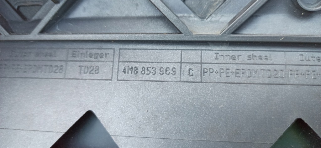 фото №12, Audi q8 2018- молдинг двері правий задня 4m8853969