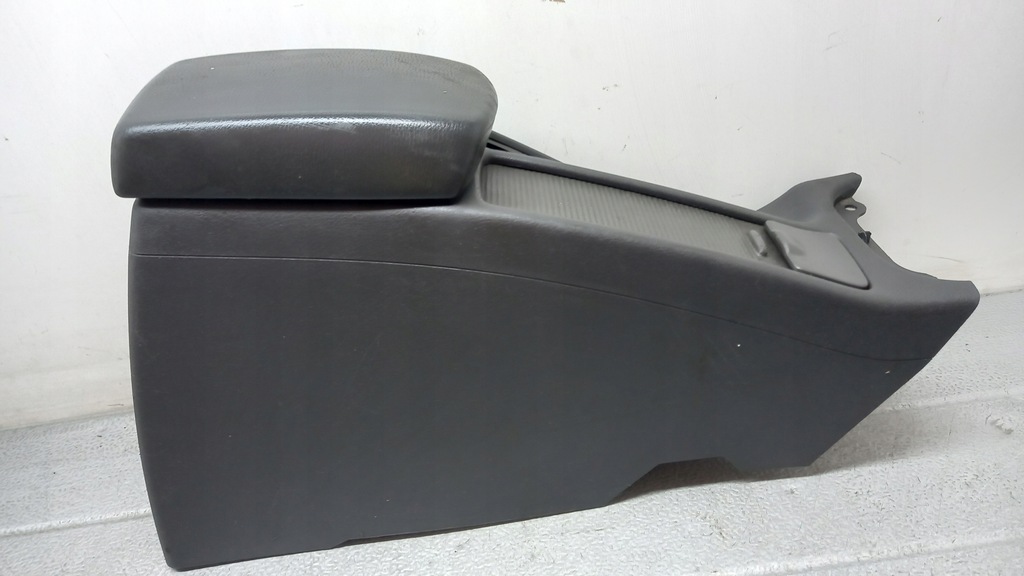 фото №1, Подлокотник volvo v40 30616548