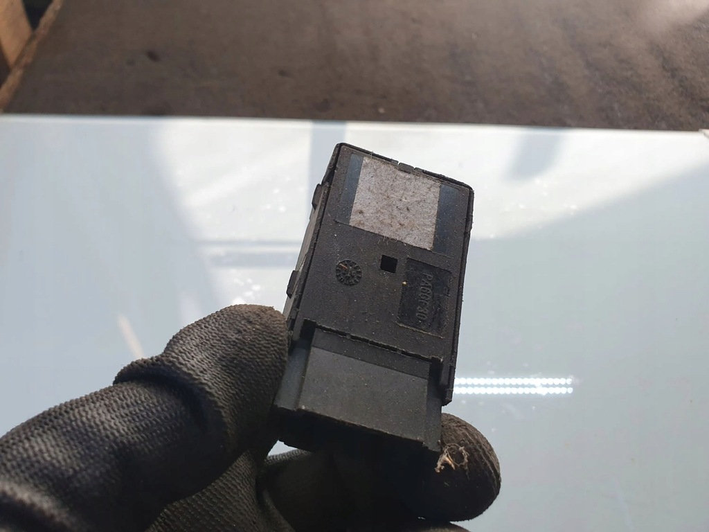 фото №8, Volkswagen passat b5 1999 кнопка регулювання дзеркал бокових