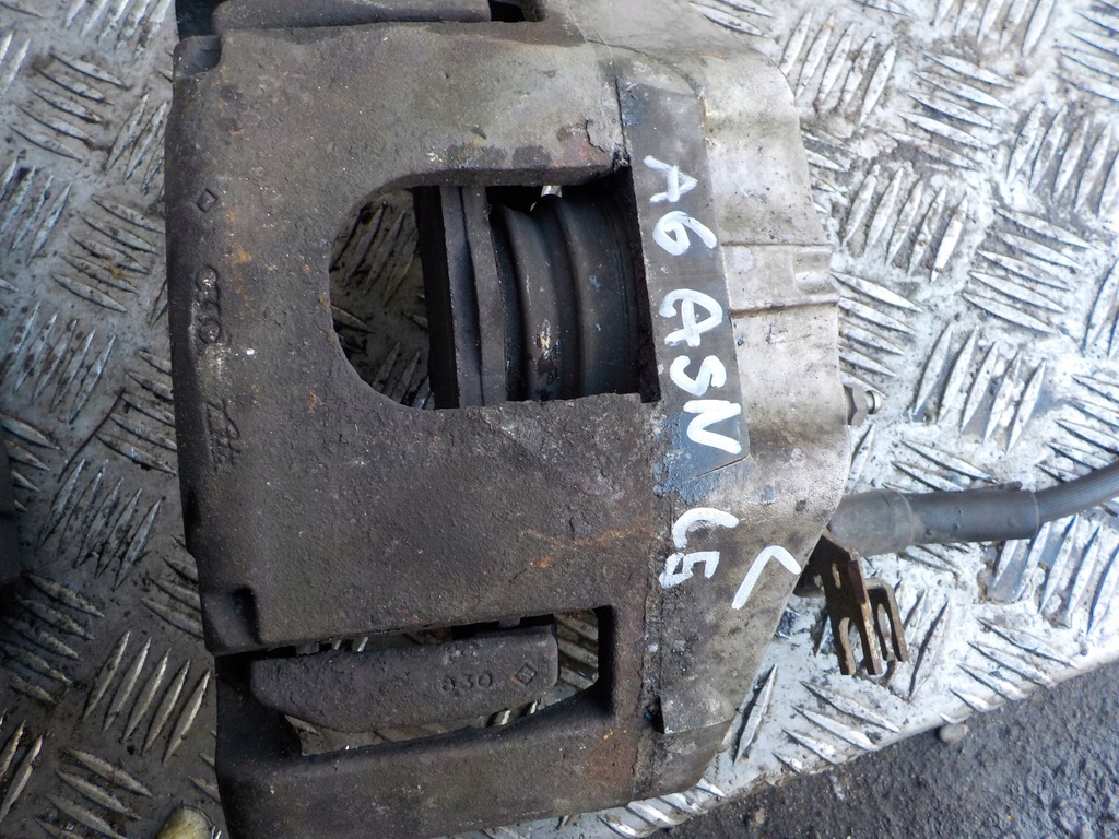 фото №8, Audi a6 c5 3.0 суппорт тормозной перед левый правый