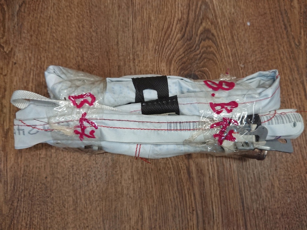 фото №1, Peugeot 208 шторка безопасности правая 9804092280