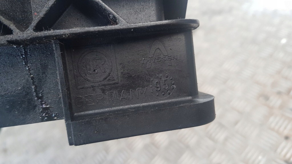 Bmw e38 730 рамка защита радиатор корпус 1737826 Недорого