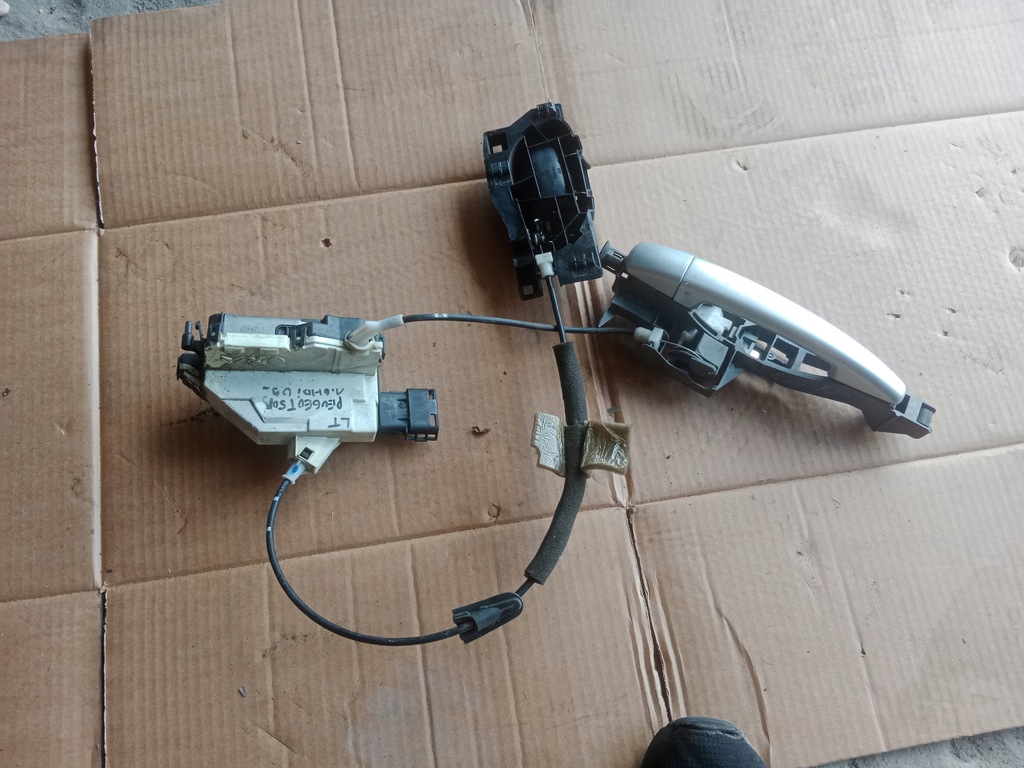 фото №1, Ручка замок двері лівий задня peugeot 5008 ezrc