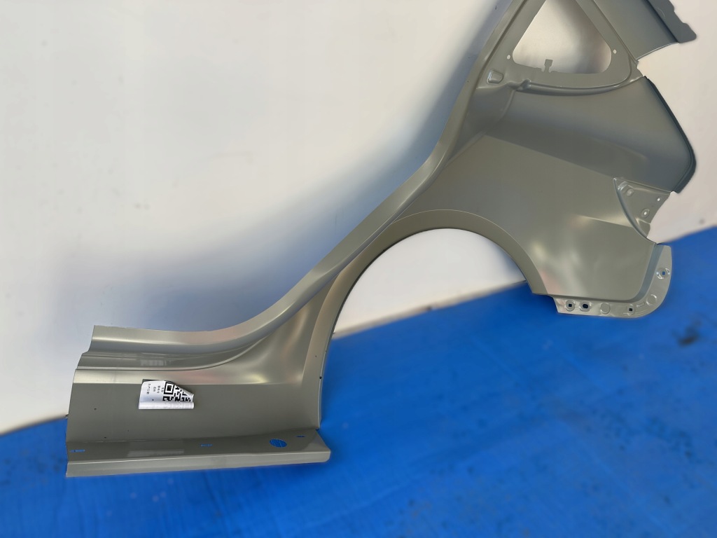 Tesla 3 1073736-sc-r крило задній правий перехід стійку  новий Зі Шроту