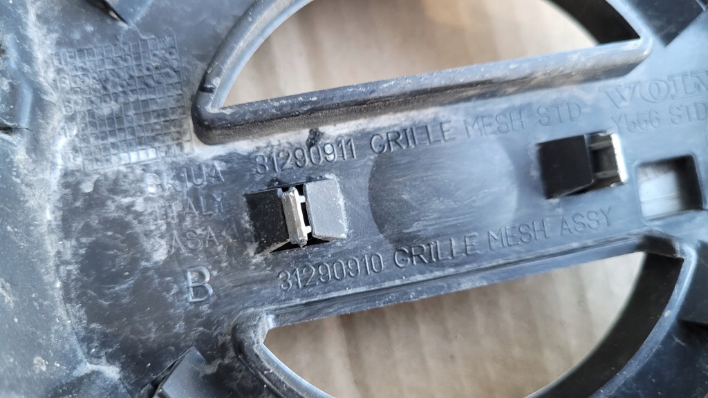 фото №5, Решётка радиатора решётка радиатора na хром volvo v40 ii 2012- cross country решётка радиатора решётка радиатора v40 ii