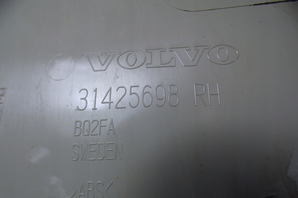 фото №7, Защита стойка левая правая 31425697 31425698 volvo xc60 ii