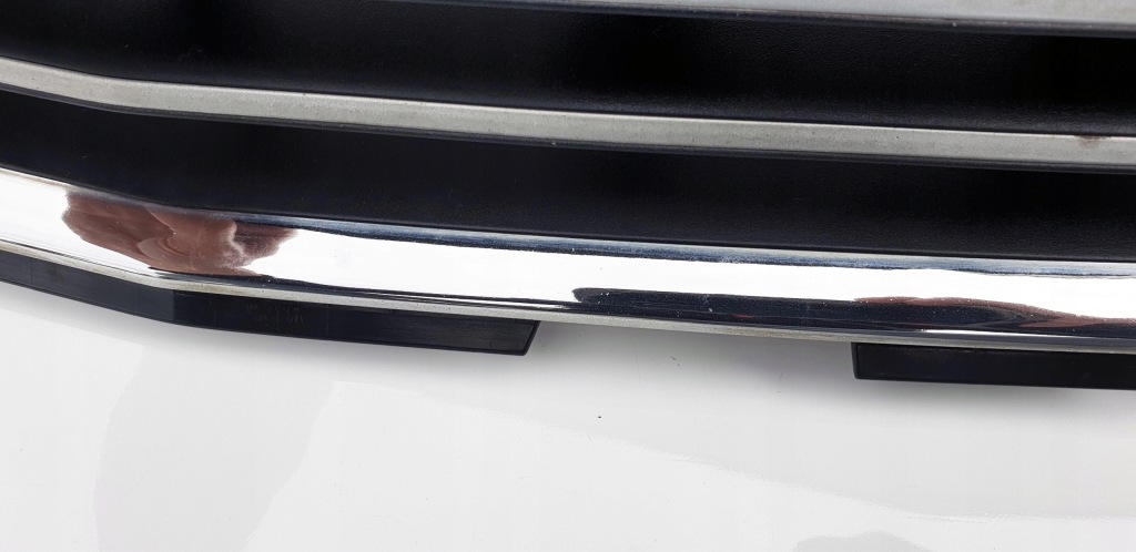 Купить Opel astra h 3 3 рестайлинг  решётка средняя бампера перед передняя оригинал!