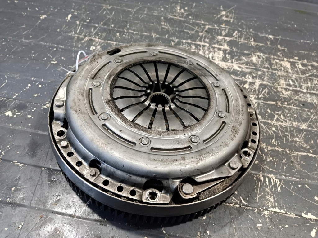Купити Ford mondeo mk4 2.0 16v зчеплення / колесо двомасовий ---
