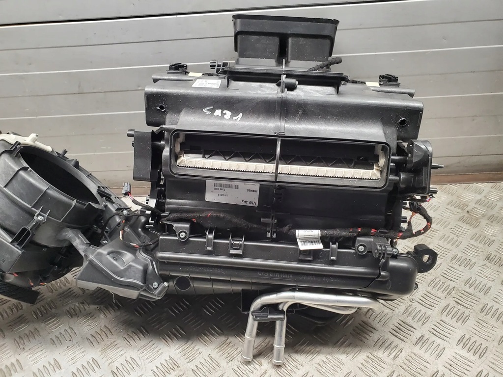 фото №9, Audi sq8 2021 4m1820001aq перед сторона правая отопители oem