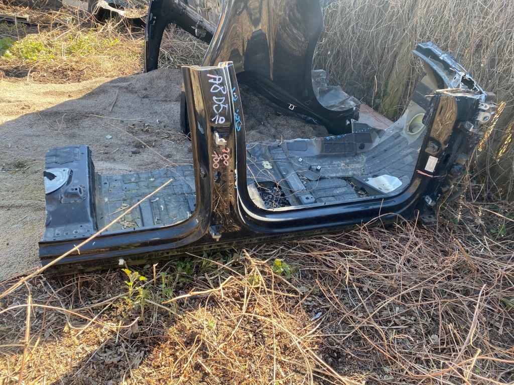 фото №1, Порог четверть правый правая audi a8 d5 4n long ly9t