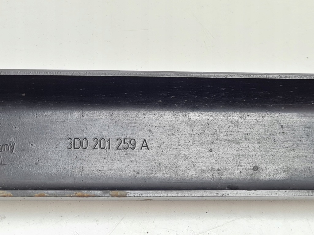 2015 bentley flying spur кронштейн бака паливної  3d0201259a Недорого