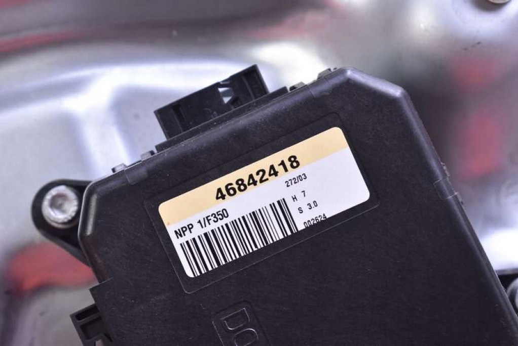 Подъемник стекло правый перед eu 00468456170 fiat idea 03-20 с Разборки