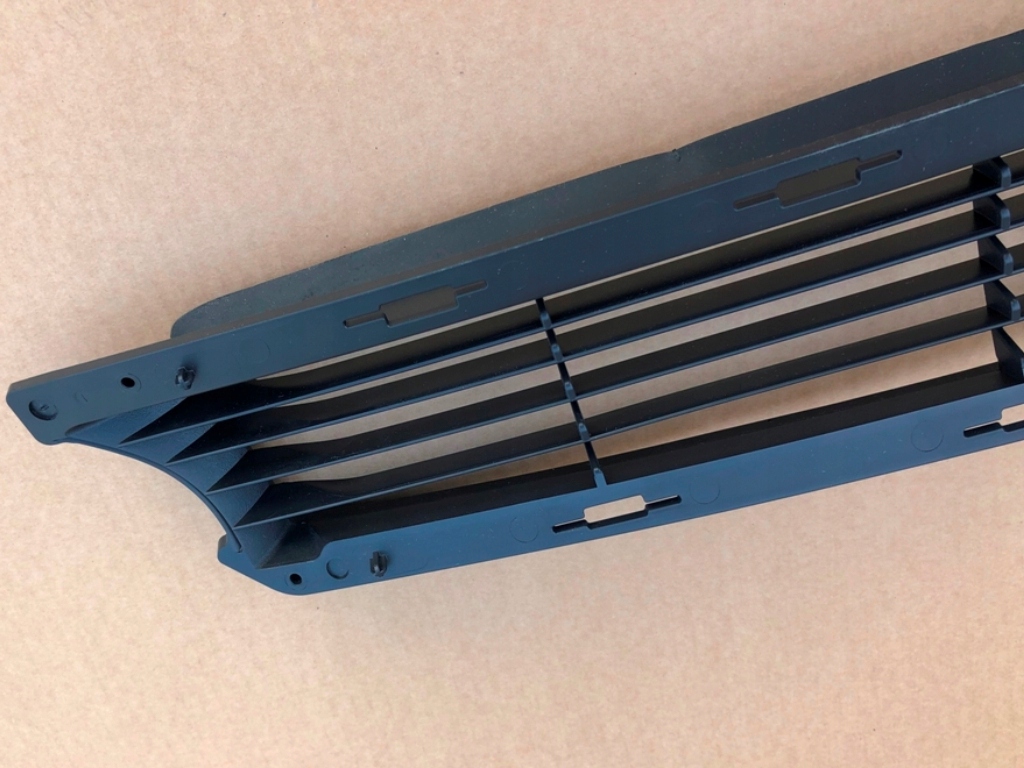 фото №9, Решітка решітка радіатора бампера передня нижня 1047734-00-f tesla model x 2015-2021