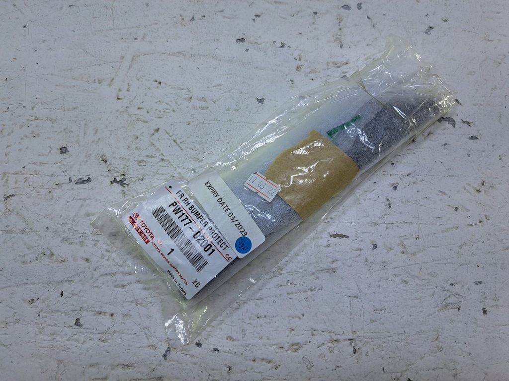 фото №1, Toyota auris ii молдинг бампера правий перед nowa