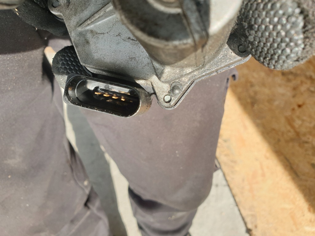 фото №3, Дросельна заслінка 059145950aa