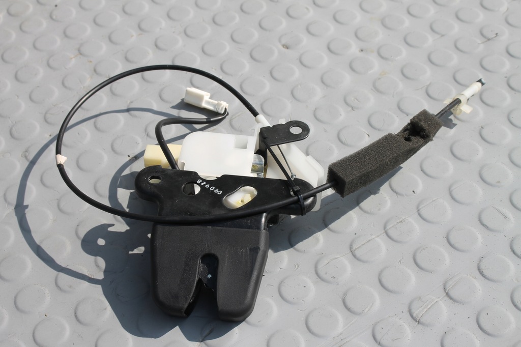 фото №4, Замок крышки багажника задняя honda insight ii 09-14