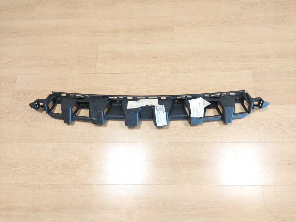 фото №1, Mercedes w166 напрямна бампера задня новий a1668850165