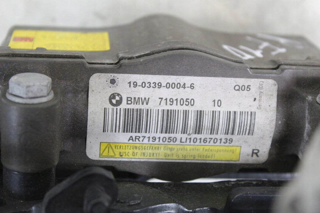 фото №9, Петли патрон патроны пиротехнические капот левый правый bmw f10 f11