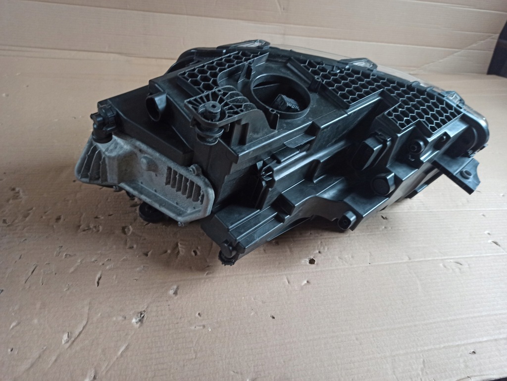 фото №8, Лампа права full led vw caddy 2k8941036h